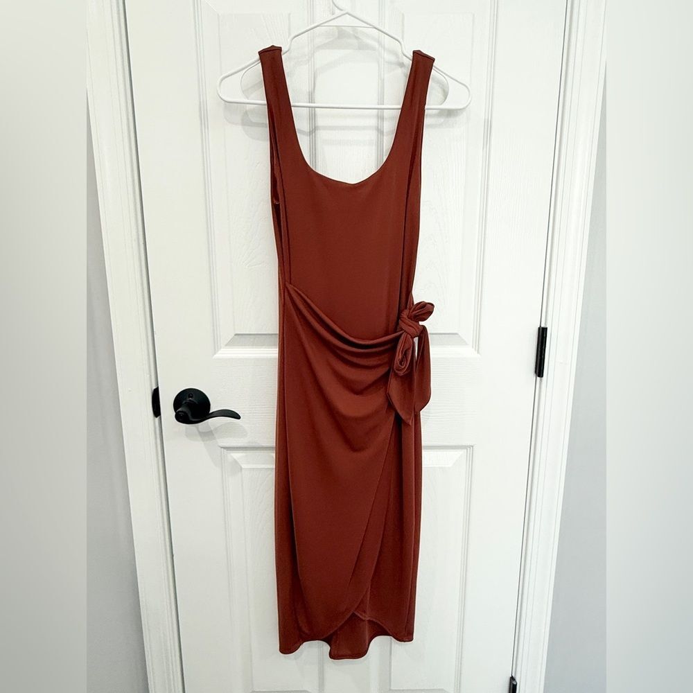 Express Body Contour Rust Orange Wrap Front Tie Waist Midi Dress Women’s Size XS - Picture 2 of 6